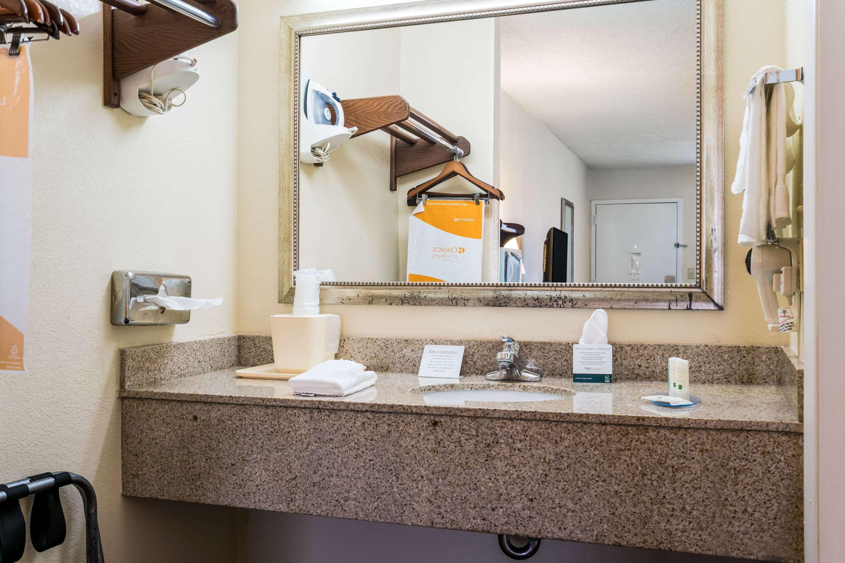 Quality Inn North Battleboro Экстерьер фото