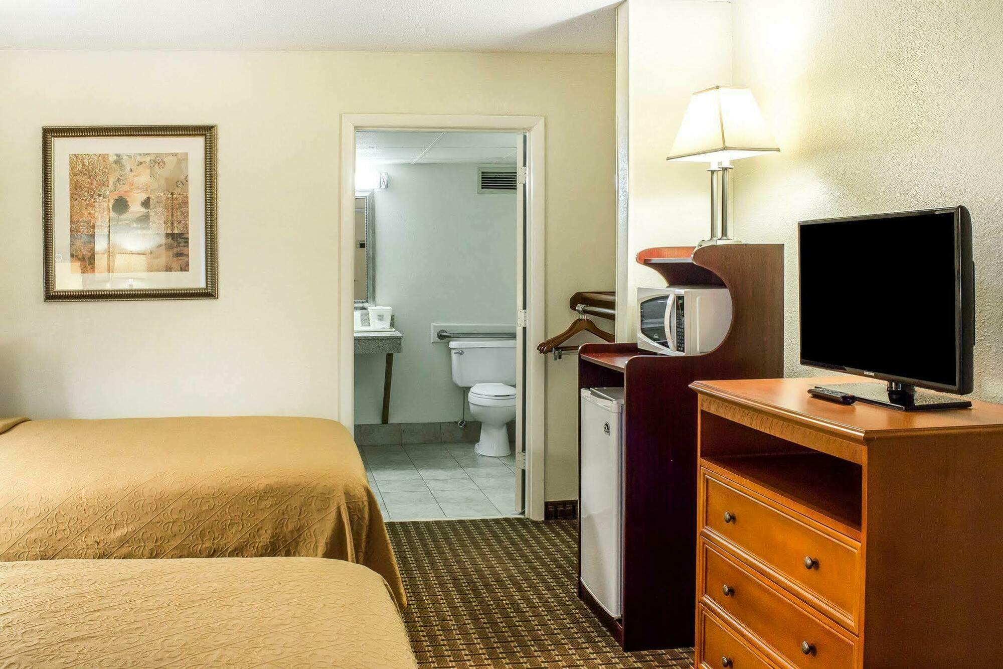 Quality Inn North Battleboro Экстерьер фото